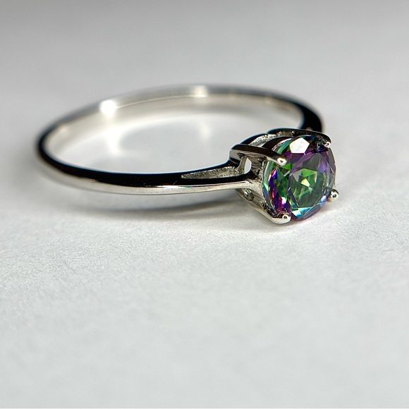 “Magic Potion” Beautiful Solitaire Mystic Topaz Ring! 💎 - SIZE (10) - Picture 3 of 11